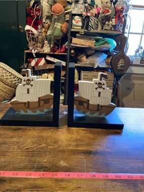 Creative Concepts Pirate bookends